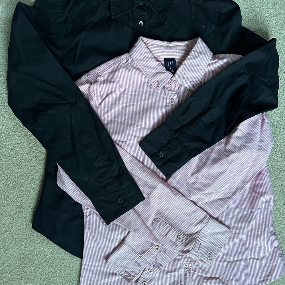Gap Pack of 2 button up shirt size small